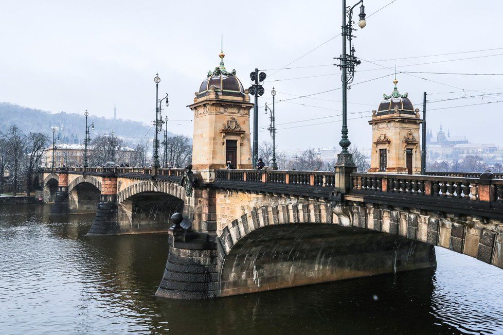 Magistrát chce dokončit diagnostiku Hlávkova mostu a mostu Legií do června 2019.
