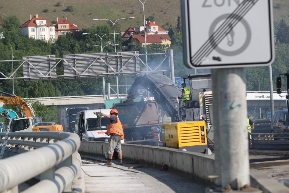 Oprava Barrandovského mostu