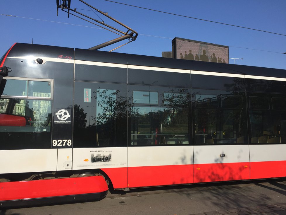 Dopravní podnik pojmenoval tramvaj T3 po Eustachu Mölzerovi.