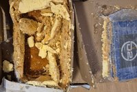Cizinci a Čech schovávali drogy do dortů se šlehačkou! Do Česka dopravili přes 30 kilo kokainu