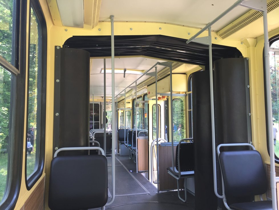 Legendární a jediná dochovaná tramvaj KT4D