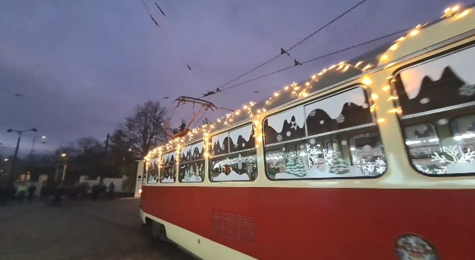 Vánočně vyzdobené tramvaje, 29. listopadu 2020.