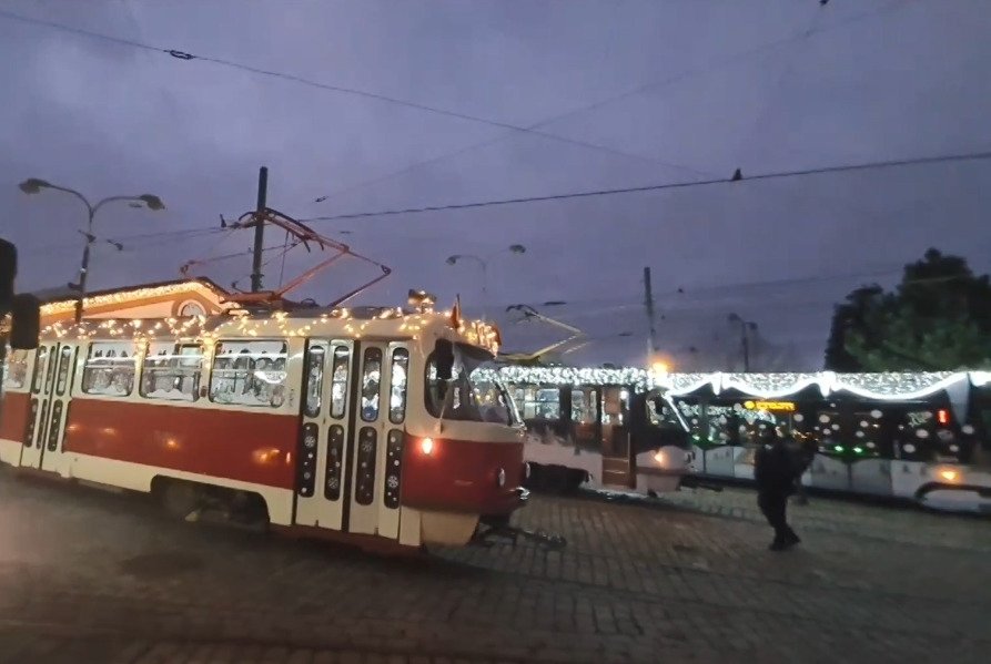 Vánočně vyzdobené tramvaje, 29. listopadu 2020.