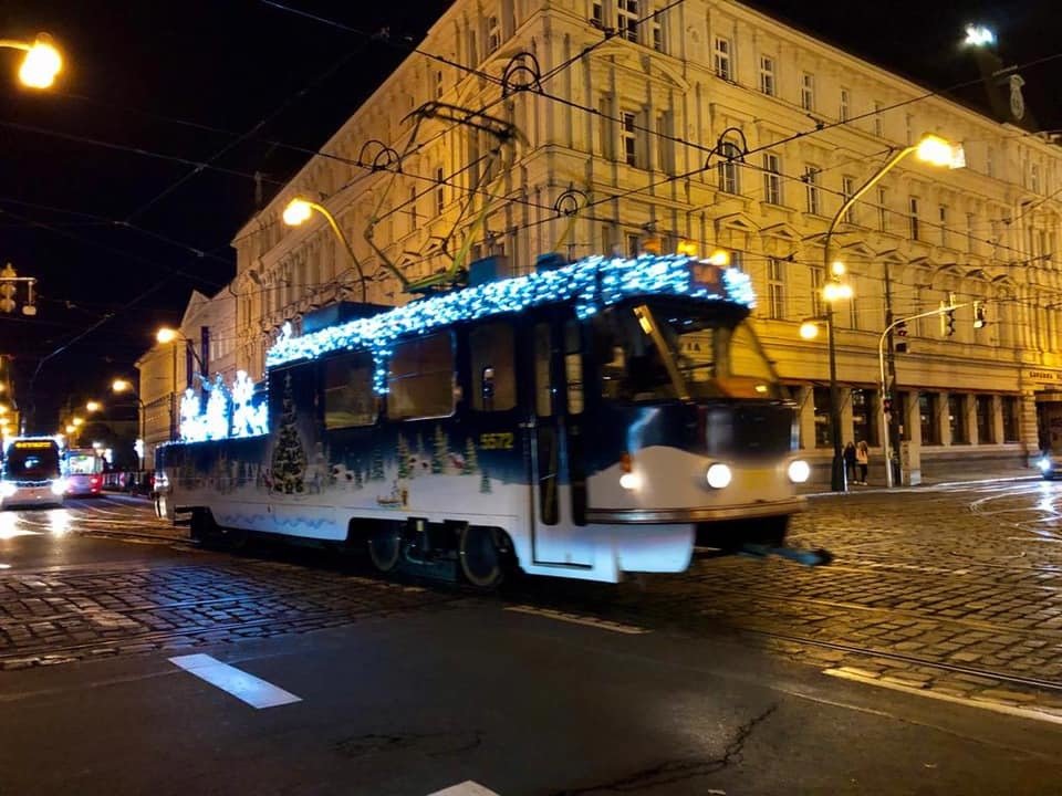 Hlas, který v pražských tramvajích oznamuje zastávky, patří sympatické Dagmar Hazdrové. (ilustrační foto)