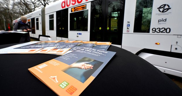 Představení tramvaje v rámci kampaně hlavního města na podporu duševního zdraví Pomoc je na dosah, 3. března 2026, Praha.