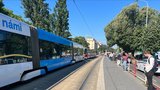 Praha bez proudu! Nefungují weby rozhlasu, stály tramvaje, lidé trčeli ve výtazích