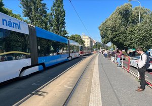 Tramvaje ve Vršovicích během masivního výpadku elektřiny. (1.6.2022)