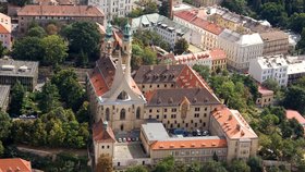 Dechberoucí Emauzy: Kvůli klášteru se do Prahy sjela evropská smetánka, stál jako Karlův most