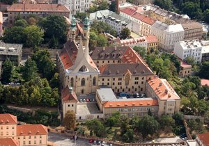 Dechberoucí Emauzy: Kvůli klášteru se do Prahy sjela evropská smetánka, stál jako Karlův most