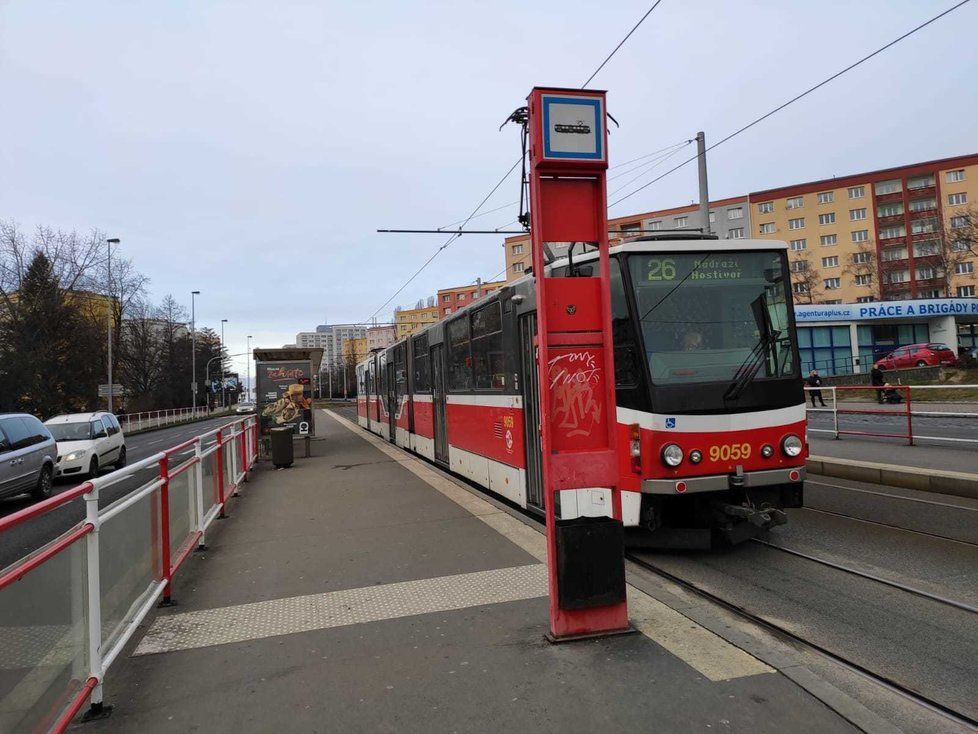 Provoz tramvají na Evropské ochromila 30. ledna 2020 porucha trakčního vedení.