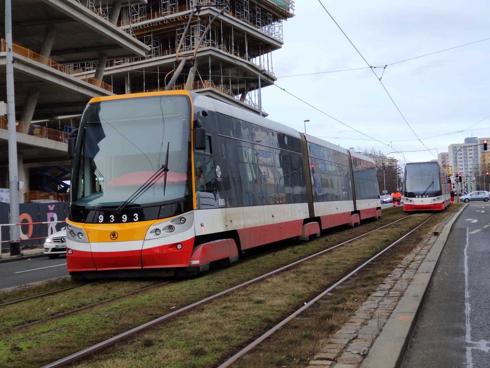 Pražský dopravní podnik nechá tramvaje dezinfikovat ozonem. Chce tím zabránit šíření chřipky.