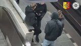 Mladíci napadli a okradli fotbalového fanouška! Dostal pěstí, pak mu strhli oblečení. Přihlásili se policii