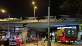 Na záchodech v McDonald&#39;s na Florenci našli mrtvého muže. (17. prosince 2022)