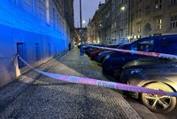 Záhadná smrt v centru Prahy: Muž vypadl z okna a zemřel, na místě je mordparta. Hledají další tělo?!