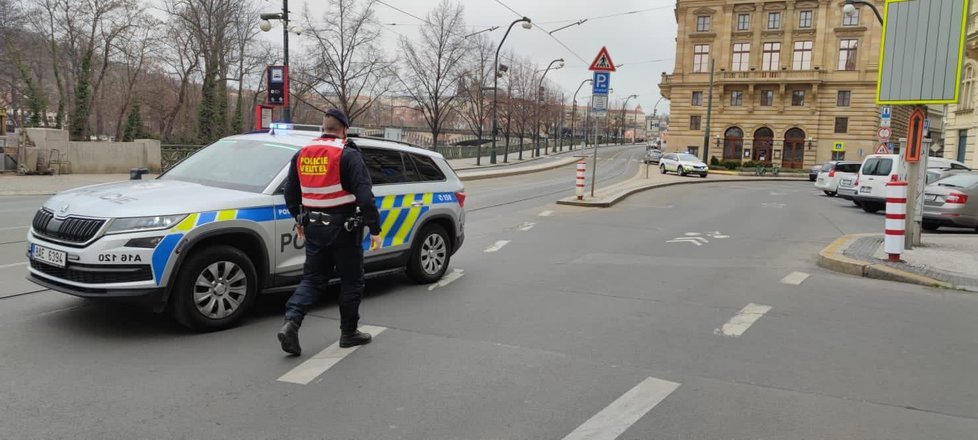 Masarykovo nábřeží v Praze se dříve jmenovalo nábřeží Klementa Gottwalda.