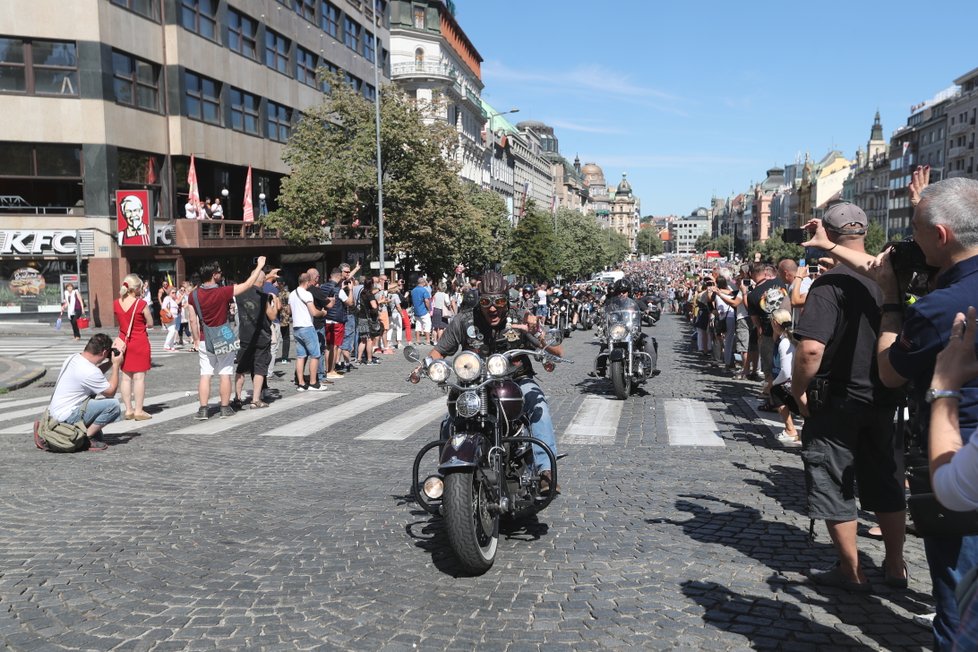 10 NEJ z oslav Harley-Davidson v Praze.