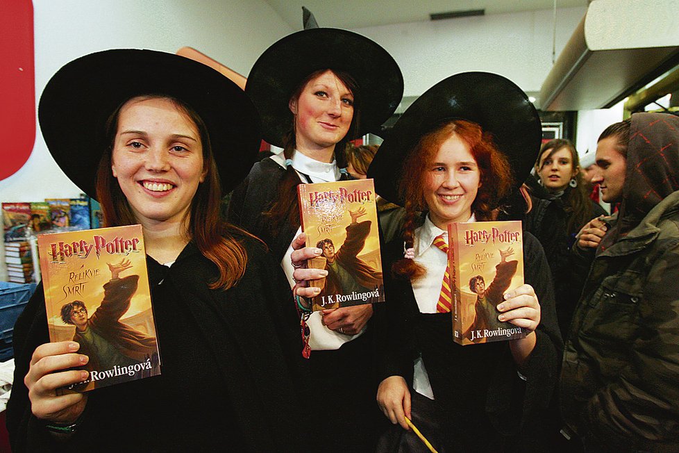 Knihy Harryho Pottera u nás vychází od roku 2000.