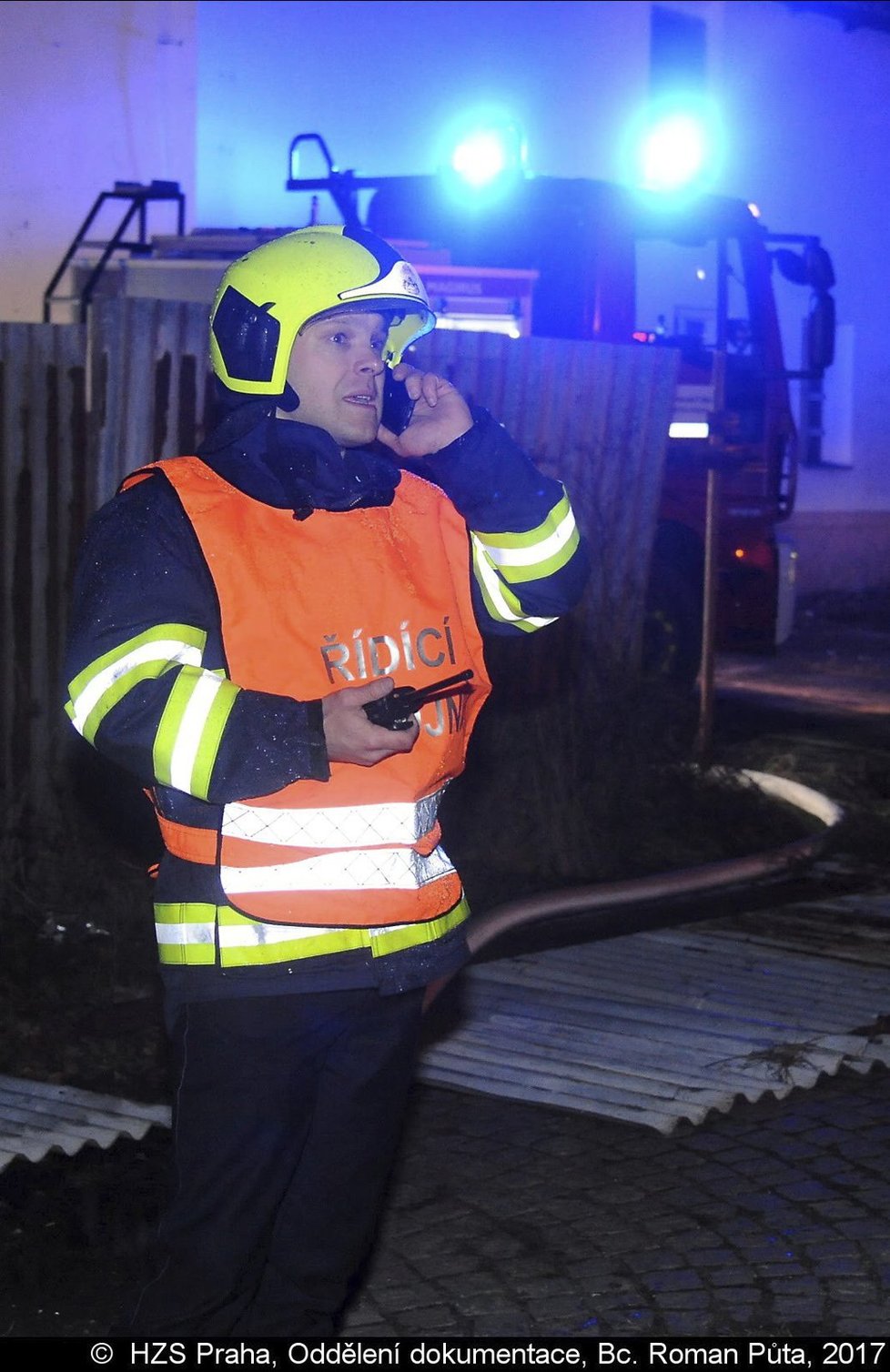 U požáru haly v pražské Vinoři byl vyhlášen zvláštní stupeň poplachu.