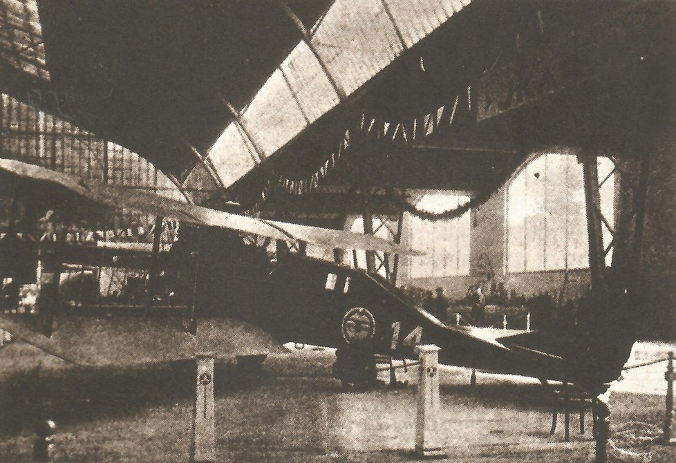 Prvorepublikový rozvoj letectví se v Praze a okolí odehrával v továrnách Aero, Avia a v Hlavních leteckých dílnách.