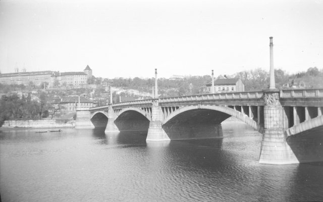 Mánesův most roku 1948.