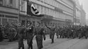 Ještě v roce 1945 po ulici Na Příkopě pochodovali nacisté.