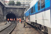 Na hlaváku v Praze se srazily vlaky: Tři zranění, zpoždění a obecné ohrožení z nedbalosti!