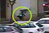 Karma ho dostihla! Zloděj (35) ukradl kolo, hned s ním havaroval. Majitele hledá policie