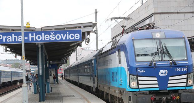 Významné výročí holešovického nádraží: Otevřelo se před 35 lety. V čem bylo první v Československu?