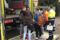 V Holešovicích evakuovali obchodní akademii: Kouřem se tu přiotrávilo několik dětí