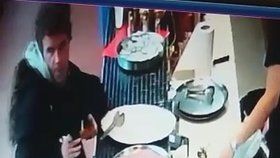 Muž do restaurace přišel jako zákazník, odcházel jako zloděj.