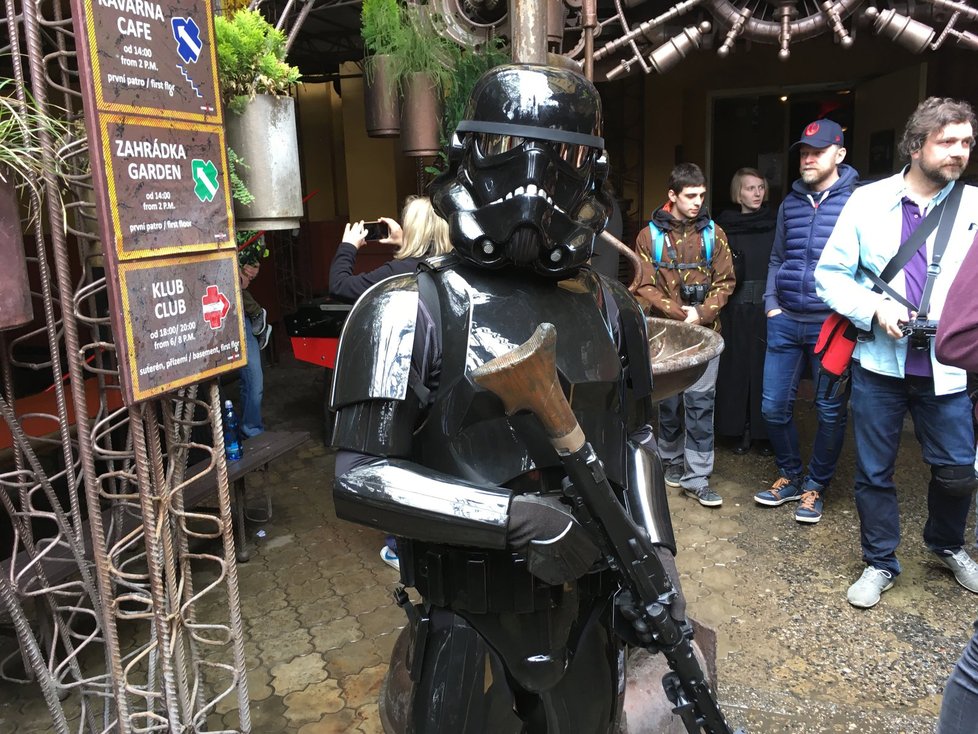 Fanoušci Star Wars oslavili v pražských Holešovicích Den s Hvězdnými válkami.