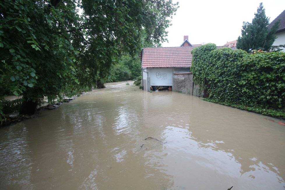 V roce 2013 se valila do Hostivaře voda z přehrady. Byla to doposud největší potopa.