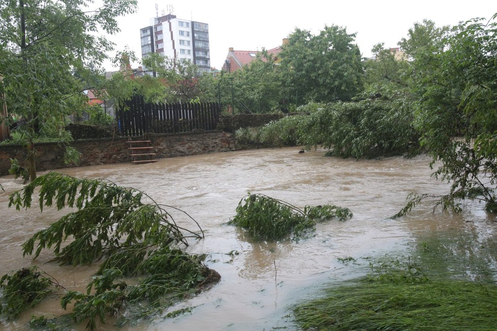 V roce 2013 se valila do Hostivaře voda z přehrady. Byla to doposud největší potopa.