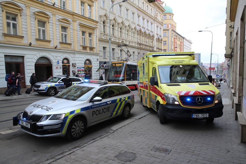 Roztržka v hotelu na pražském Žižkově. (24. března 2023)