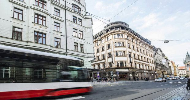 V Jindřišské boural osobák s tramvají (ilustrační foto).