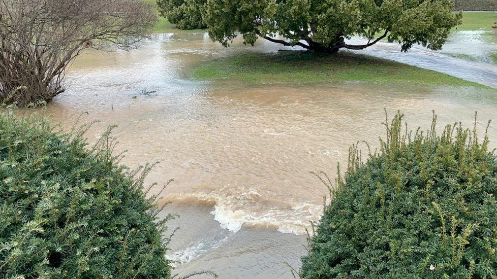 Havárie vody na Hradčanech (23. ledna 2021)