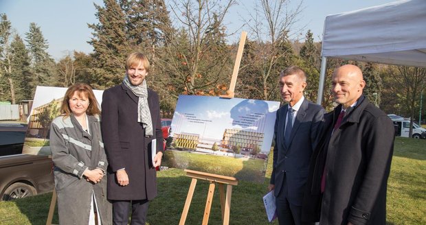 Nové pavilony pražského Institutu klinické a experimentální medicíny (IKEM) by se měly otevřít v roce 2023.