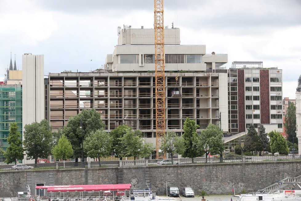 Rekonstrukce hotelu InterContinental (28. května 2021)