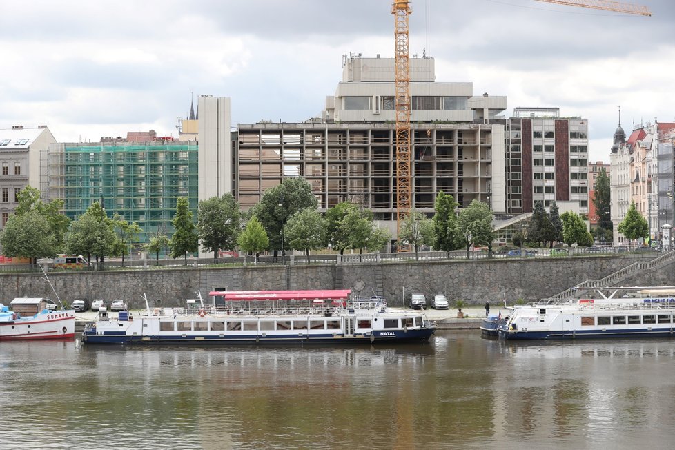 Rekonstrukce hotelu InterContinental. (28. května 2021)