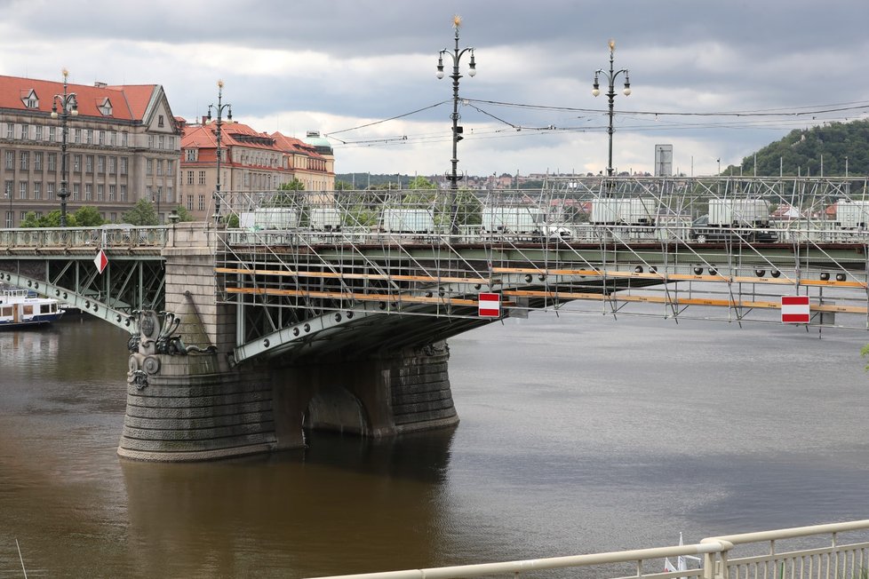 Rekonstrukce hotelu InterContinental. (28. května 2021)