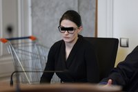 Zubařka vpravila sektáři (†50) smrtící dávku, dostala 12 let: Týrání jako polehčující okolnost!
