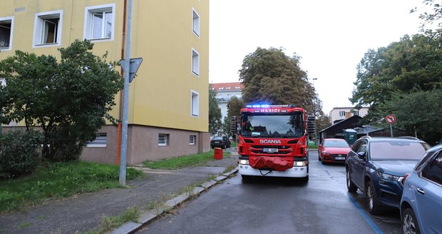 Požár bytu v Praze 10 (8. září 2022)