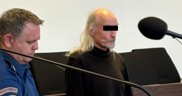 Jan M Rid Kvůli penězům dusil svého otce polštářem! Jan (55) u soudu dostal ...