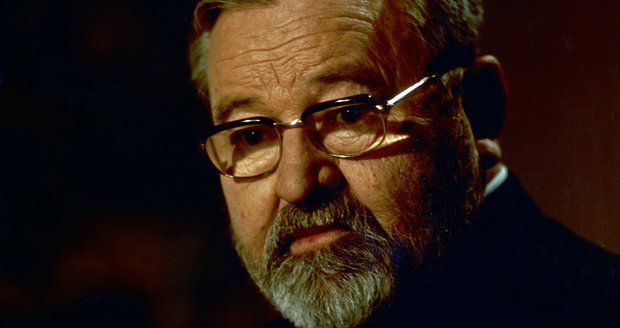 Jan Werich, výjimečný umělec, který si vysloužil přezdívku moudrý klaun.