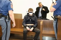 Trest za brutální vraždu učitele (†74) mačetou. Student Jaroslav (19) vyfasoval 12 let a léčbu!
