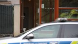 Učitel prý během vybíjené napadl žáka na základní škole v Hradci Králové: Měl ho svalit na zem a škrtit!