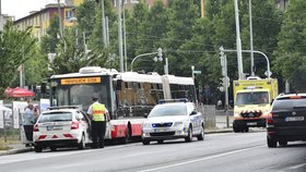 V Praze na Jarově došlo k nehodě autobusu