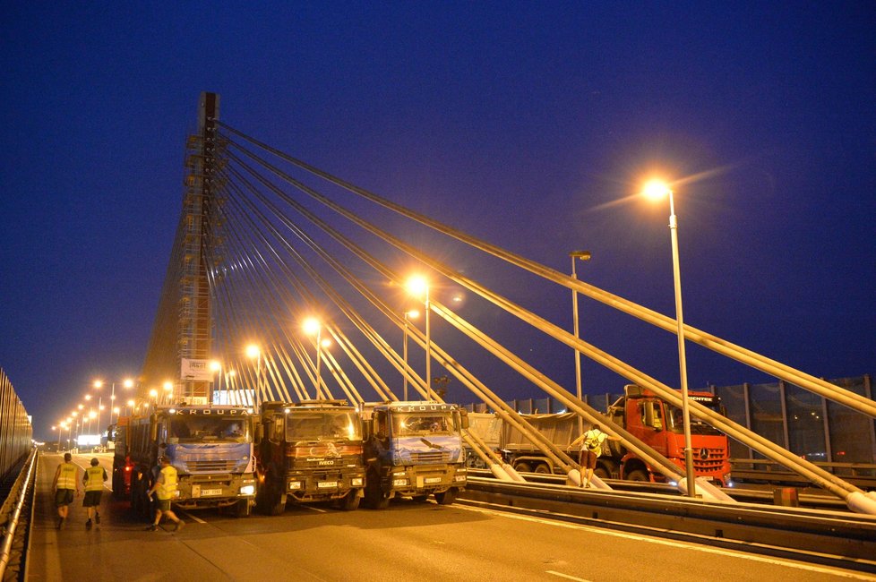 Lanový most byl v minulosti uzavřen kvůli diagnostice jeho stavu.