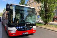 Tragédie v Plzni: Muže na přechodu srazil autobus, na místě zemřel