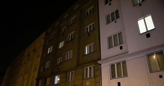 V Kafkově ulici v pražských Dejvicích došlo k roztržce mezi partnery. (24. srpna 2022)